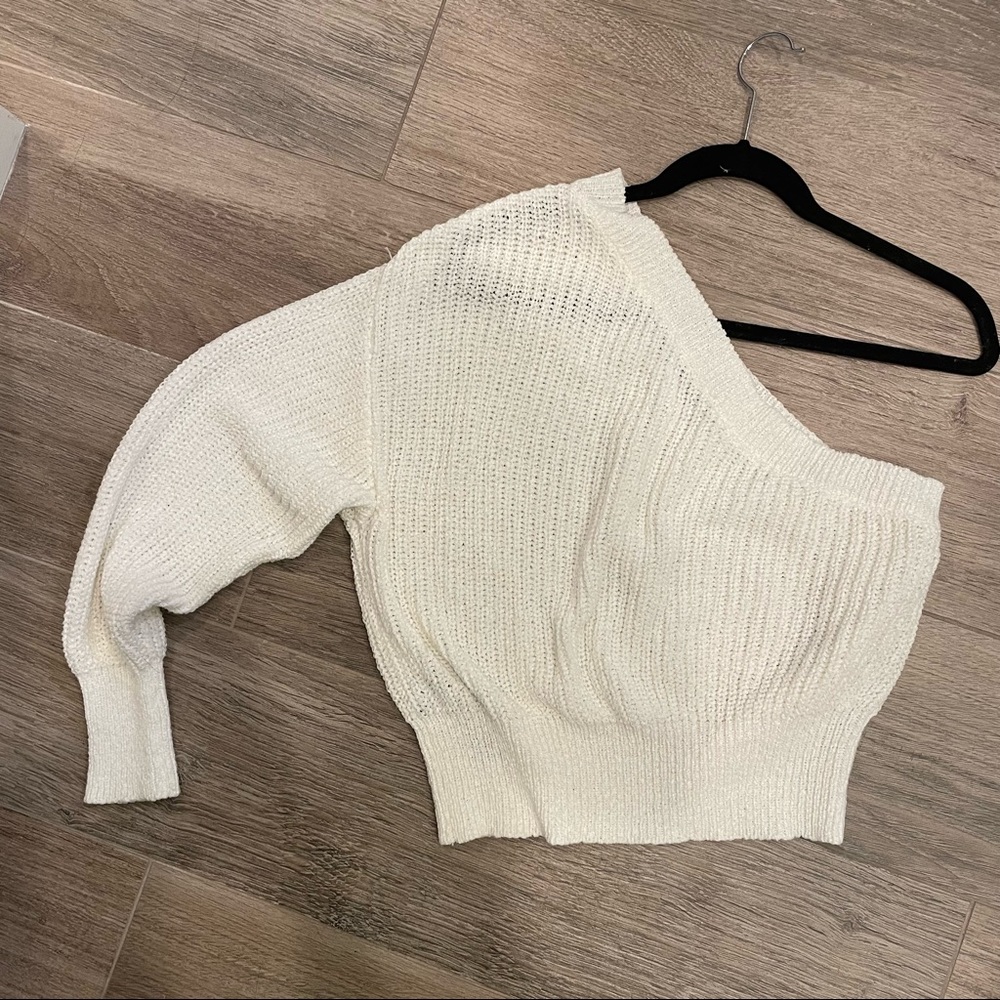 One-shoulder Sweater
